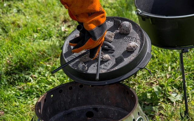 Petromax Dutch Oven Marmite à Feu 1,8 Litres Avec Couvercle 9 Petromax Dutch Oven Marmite à Feu 1,8 Litres Avec Couvercle – Image 7